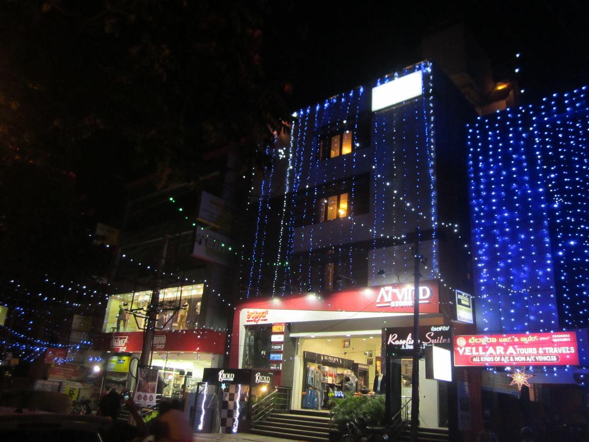Roseline Suites Bangalore Buitenkant foto