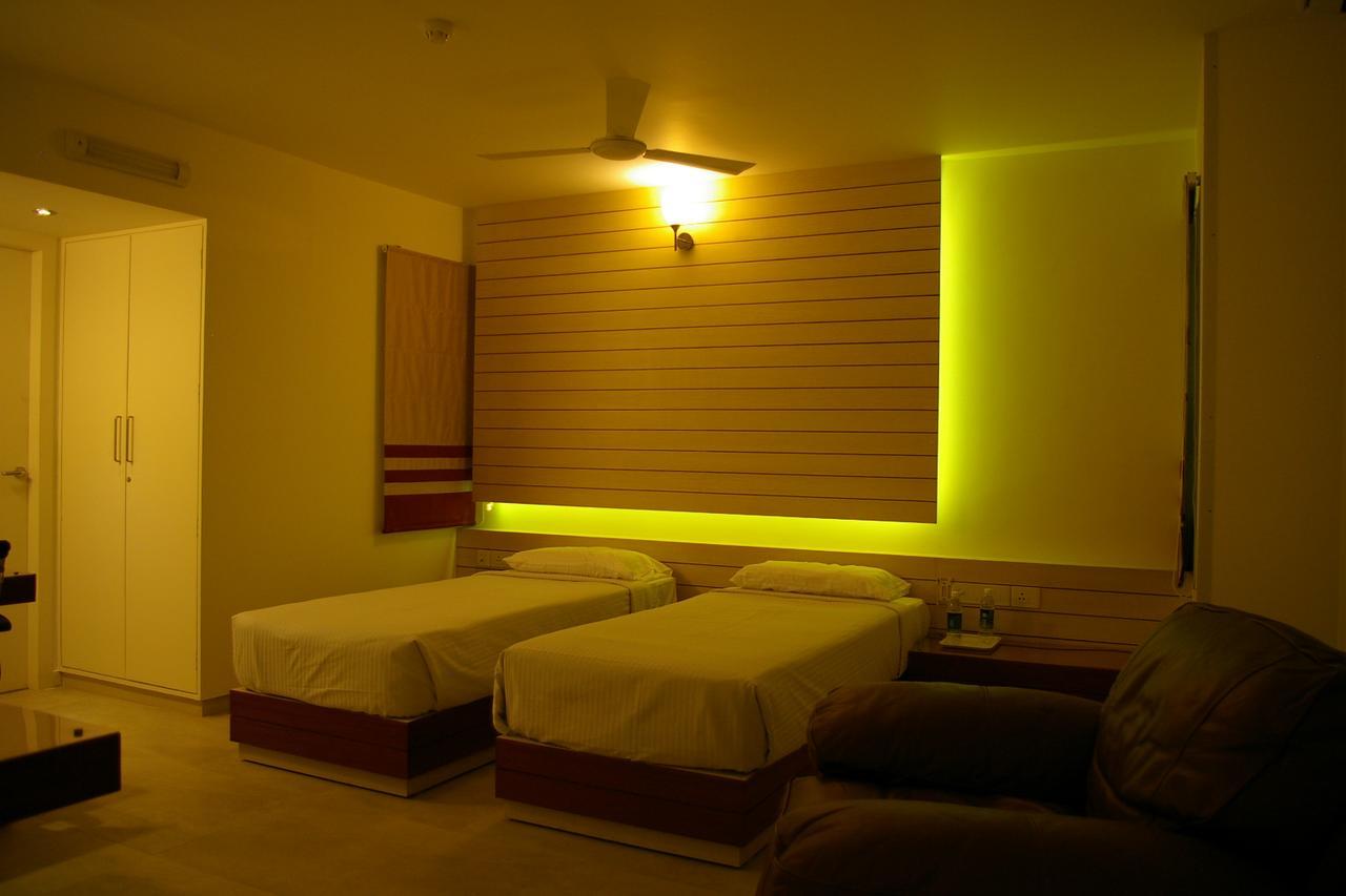 Roseline Suites Bangalore Buitenkant foto