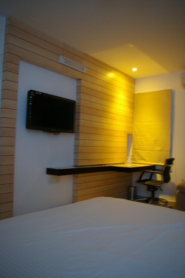 Roseline Suites Bangalore Buitenkant foto